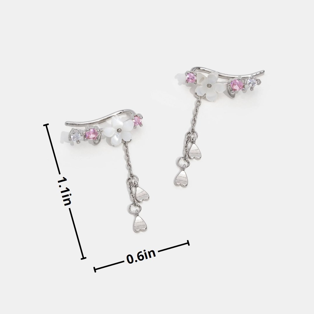Aretes de cereza de Rose & Oliver con detalles en cristal, delicados y elegantes, para complementar el look con estilo