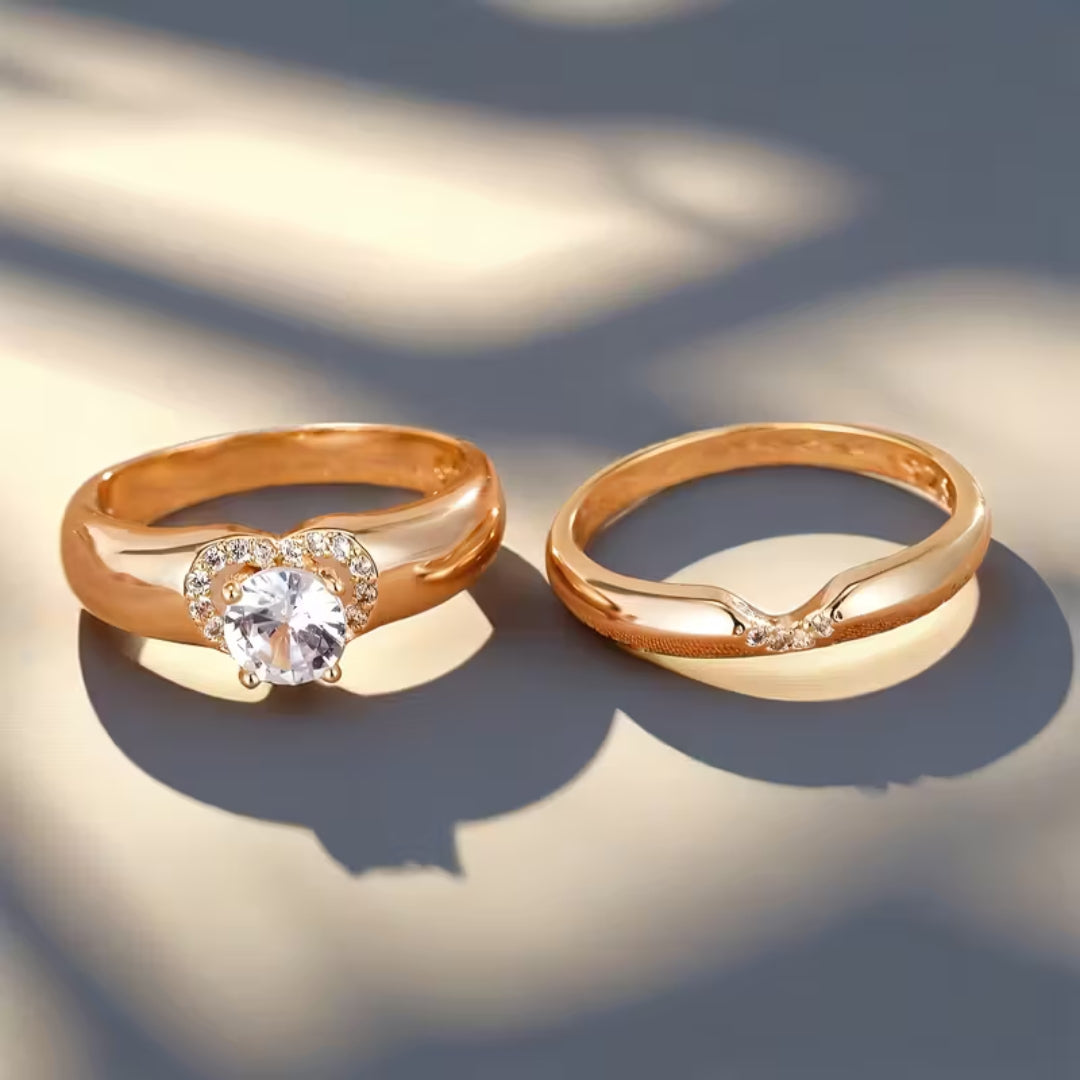 Schmuckset Heart Halo Duo Ring von Rose & Oliver mit zwei Ringen mit Herz- und Glanzdetails.