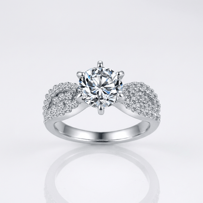 Anel Rose Gold Diamond Legacy da Rose & Oliver com detalhes em diamante e acabamento em ouro rosa.