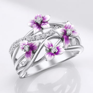 Anel Rose & Oliver Prata com design de flor roxa e jardim, detalhes delicados e acabamento brilhante.