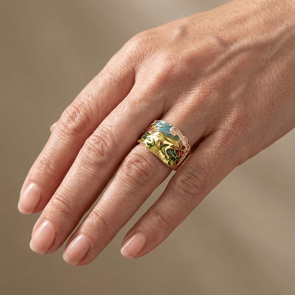 Ring Rose Gold Timeless Ornate von Rose & Oliver mit aufwändigen Details in Roségold und feiner Verarbeitung.