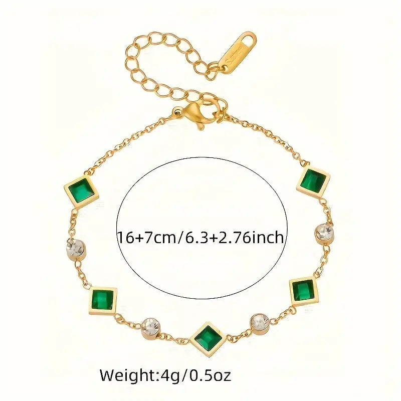 Armband Amelisse Glenwyn von Rose & Oliver aus Gold, mit zarten Details und eleganter Verarbeitung, sichtbar auf dem Bild.