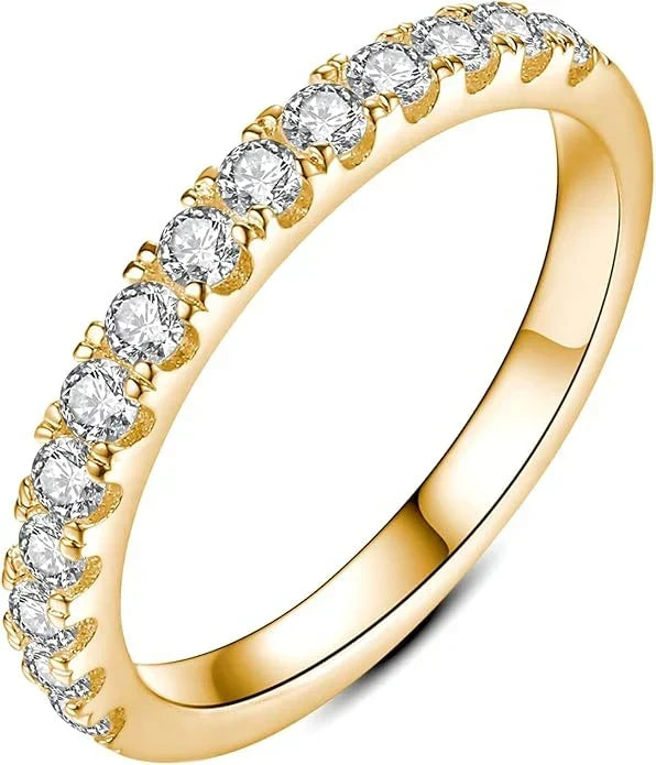 Anel de casamento de ouro da Rose & Oliver, com acabamento polido e design clássico para noivado ou celebração.