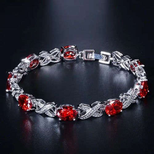 Weißgold-Armband Alendra Flameaux von Rose & Oliver mit elegantem Design und raffinierten Details.