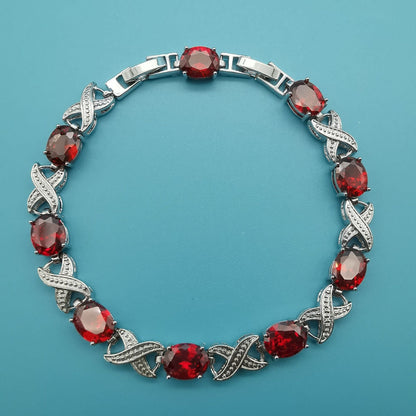 Alendra Flameaux Armband von Rose & Oliver, elegantes Detail mit edler Verarbeitung aus Weißgold.