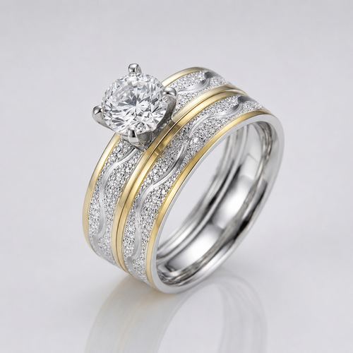 Silber- und Goldring mit gestreifter Banderole und Diamantdetails, von der Marke Rose & Oliver.