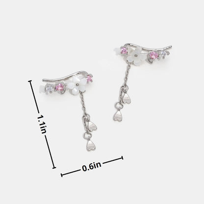 Aretes de cereza de Rose & Oliver con detalles en cristal, delicados y elegantes, para complementar el look con estilo